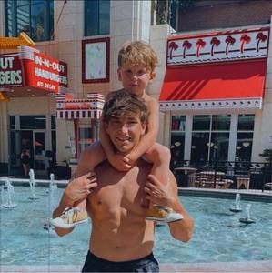 Meet your Posher, Brenden